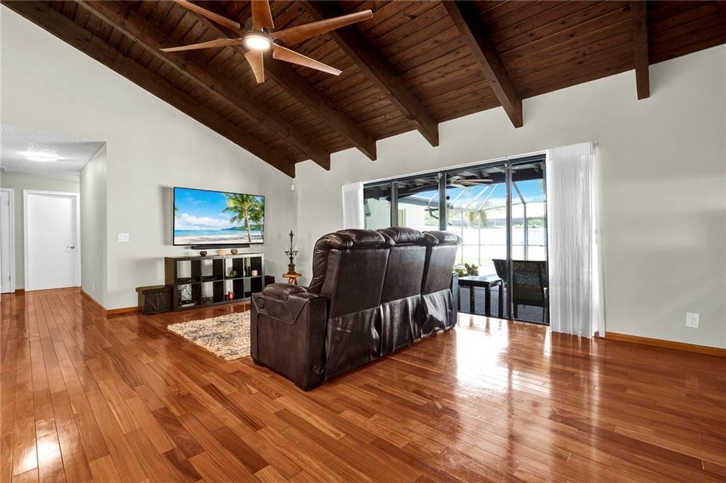 Oak Wood 80-39 B - Residential
