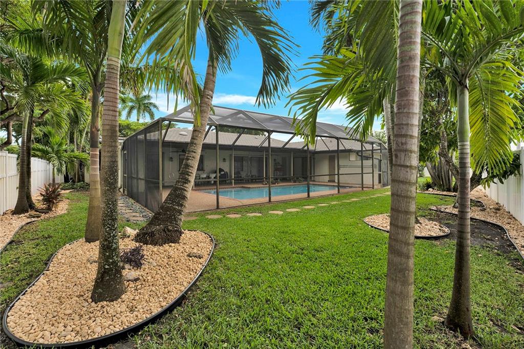 Oak Wood 80-39 B - Residential