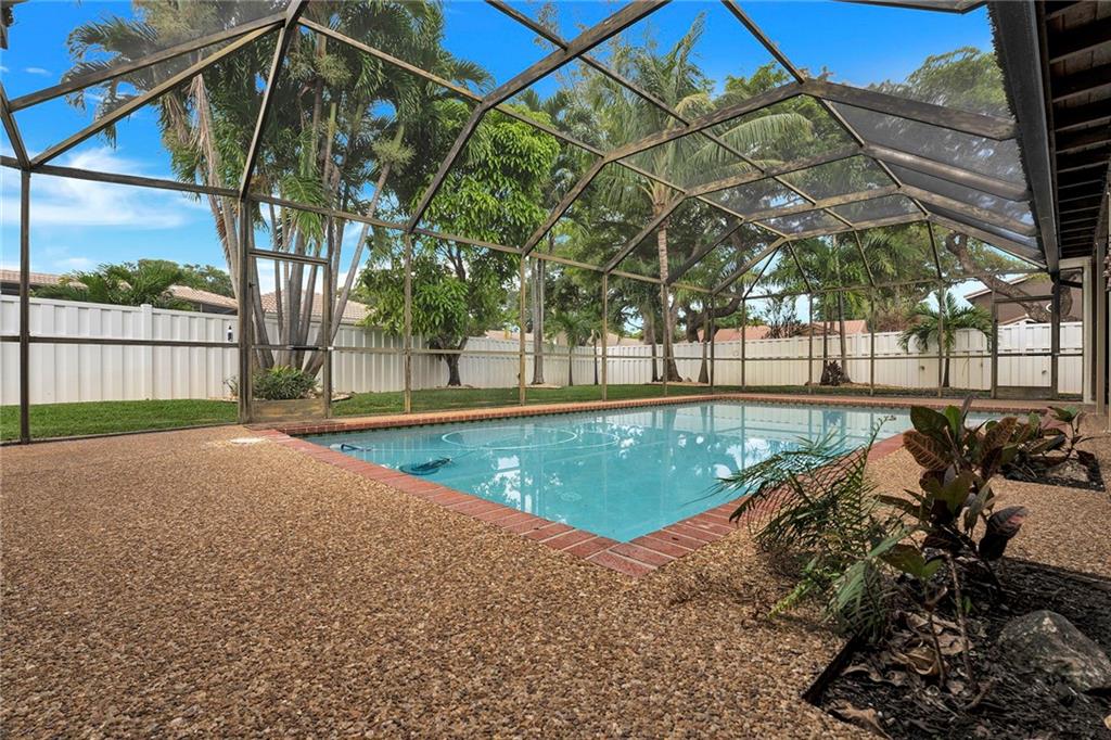 Oak Wood 80-39 B - Residential
