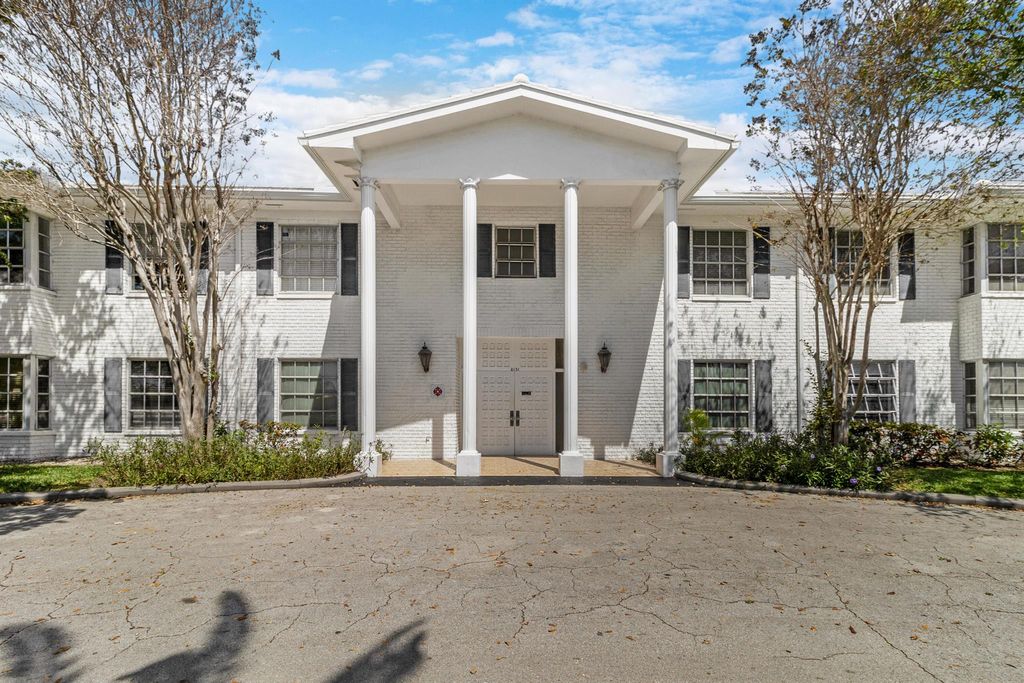 Photo of 2151 NE 68th Street #210, Fort Lauderdale, FL 33308 (MLS # R10965286)