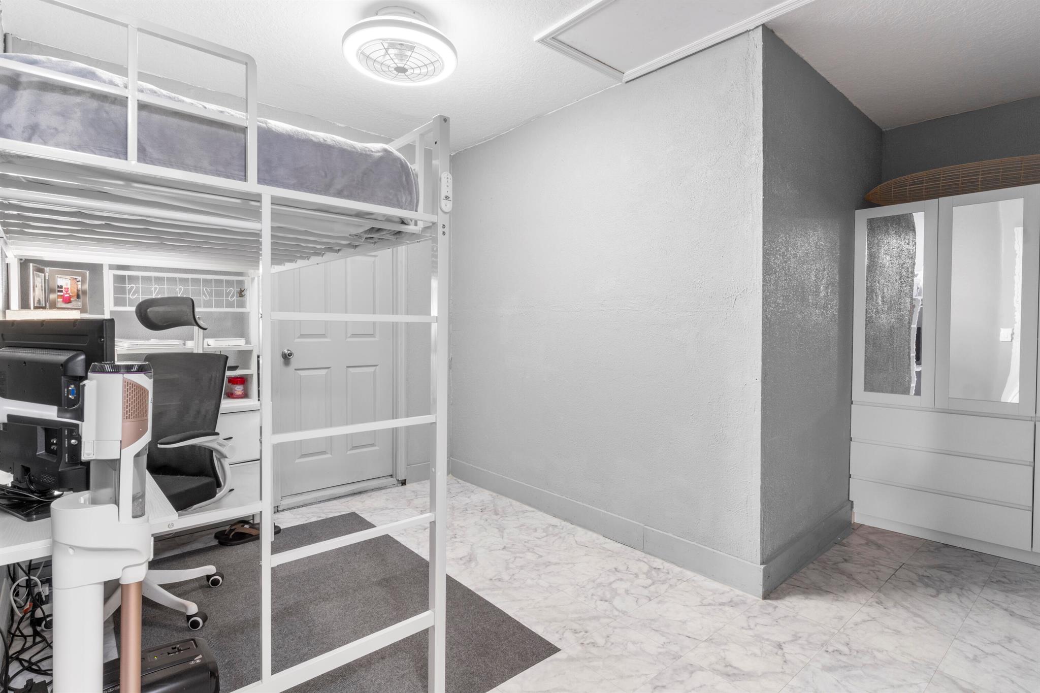 SEBASTIAN HIGHLANDS UNIT - Residential