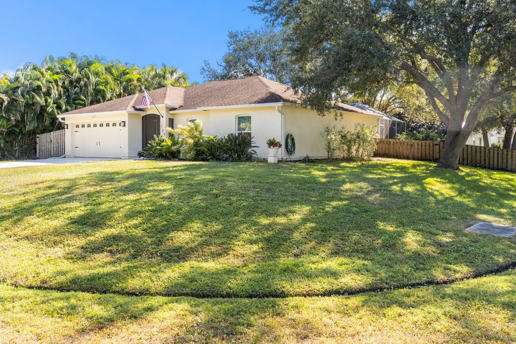 Photo of 789 Vocelle Avenue, Sebastian, FL 32958 (MLS # R11143099)