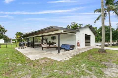 A home in Loxahatchee