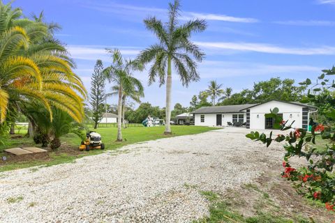 A home in Loxahatchee