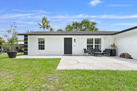 A home in Loxahatchee