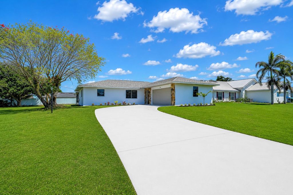 Photo of 794 SE Albatross Avenue, Port Saint Lucie, FL 34983 (MLS # B26033227)