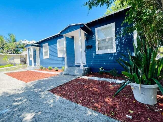 FLAMINGO PARK - Residential Lease