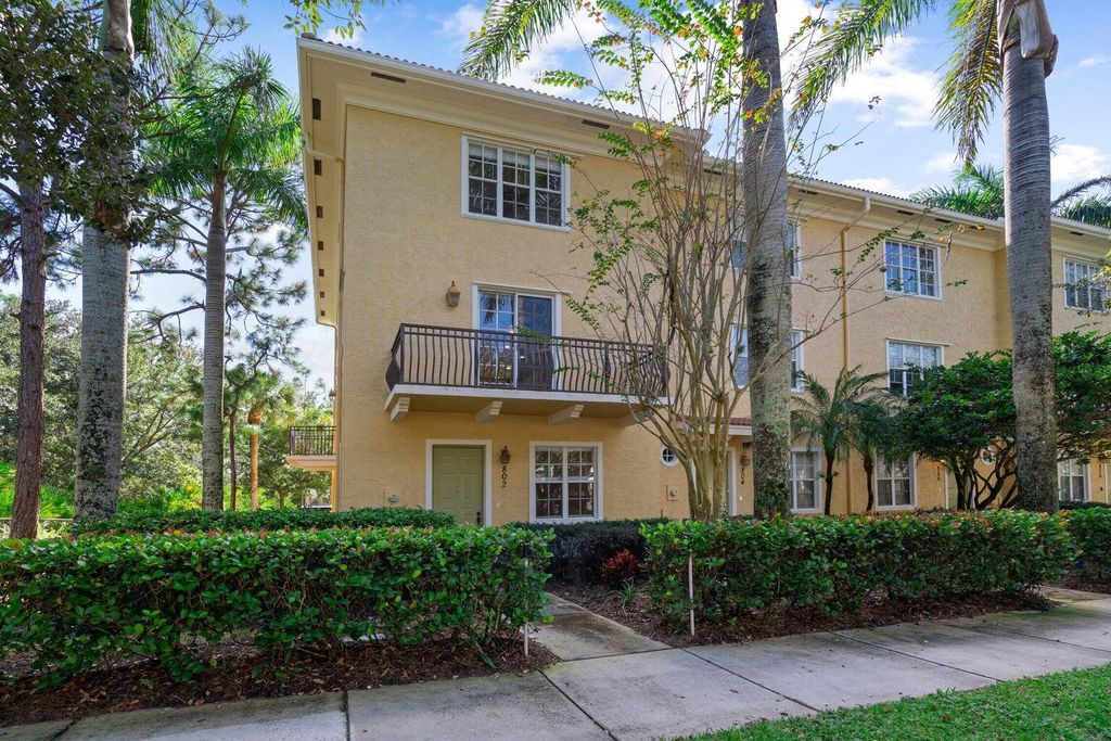 Photo of 802 University Boulevard, Jupiter, FL 33458 (MLS # R11042810)