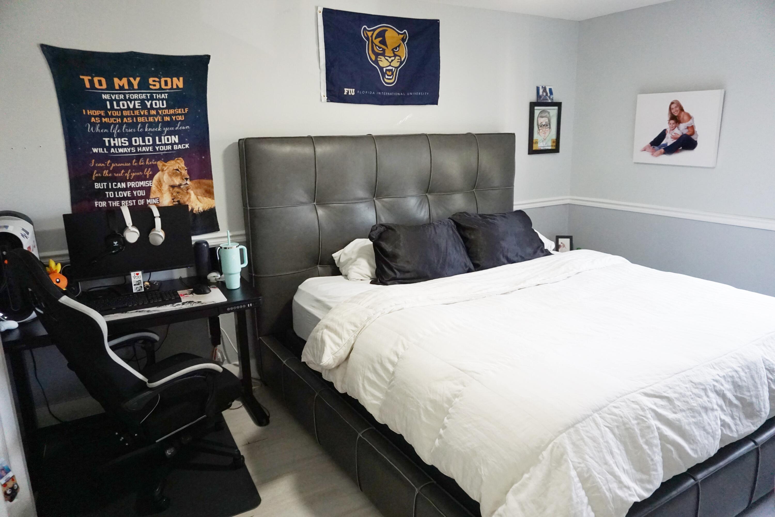 HOLLYWOOD LAKES COUNTRY CLUB - Residential