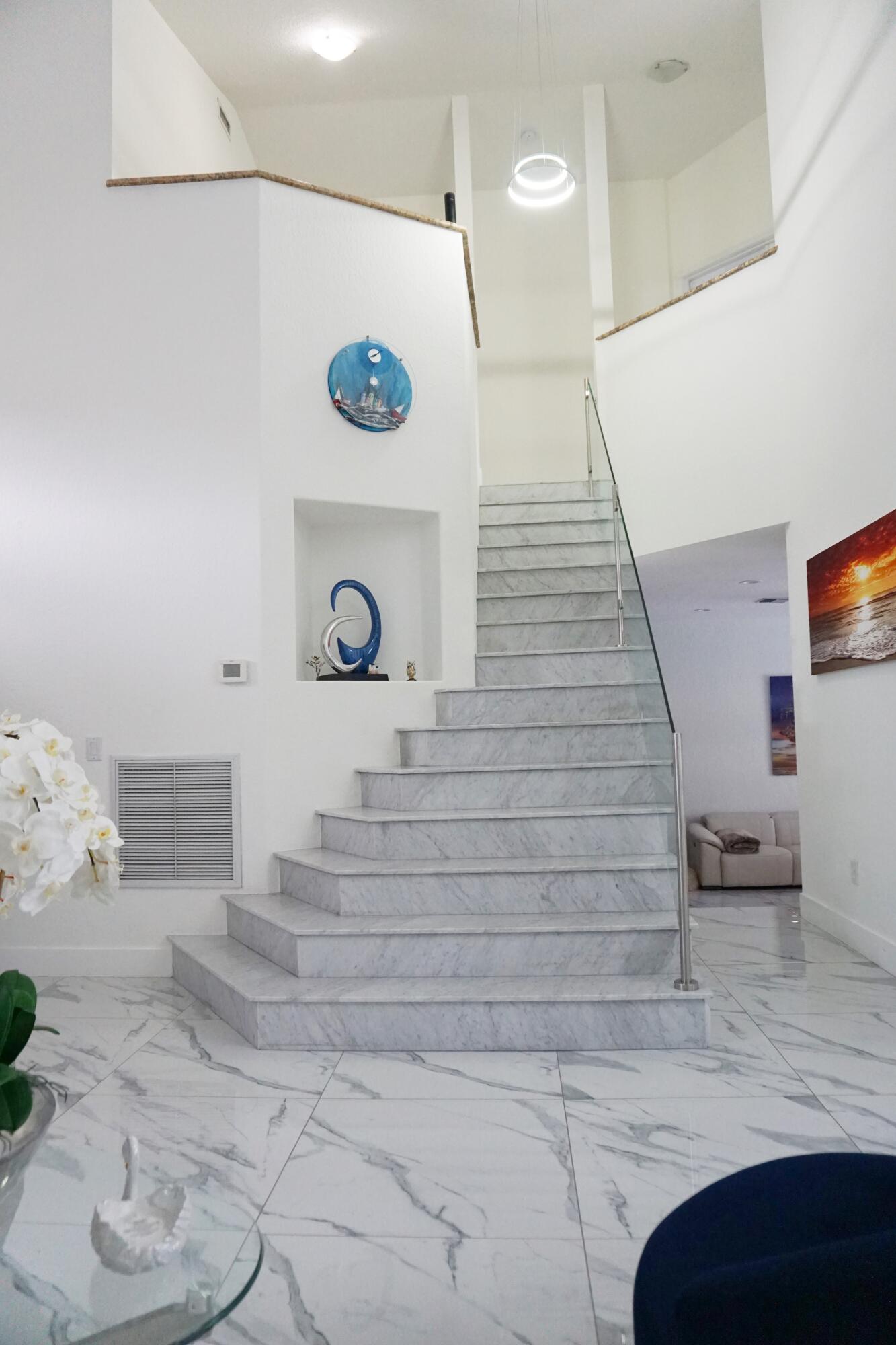 HOLLYWOOD LAKES COUNTRY CLUB - Residential