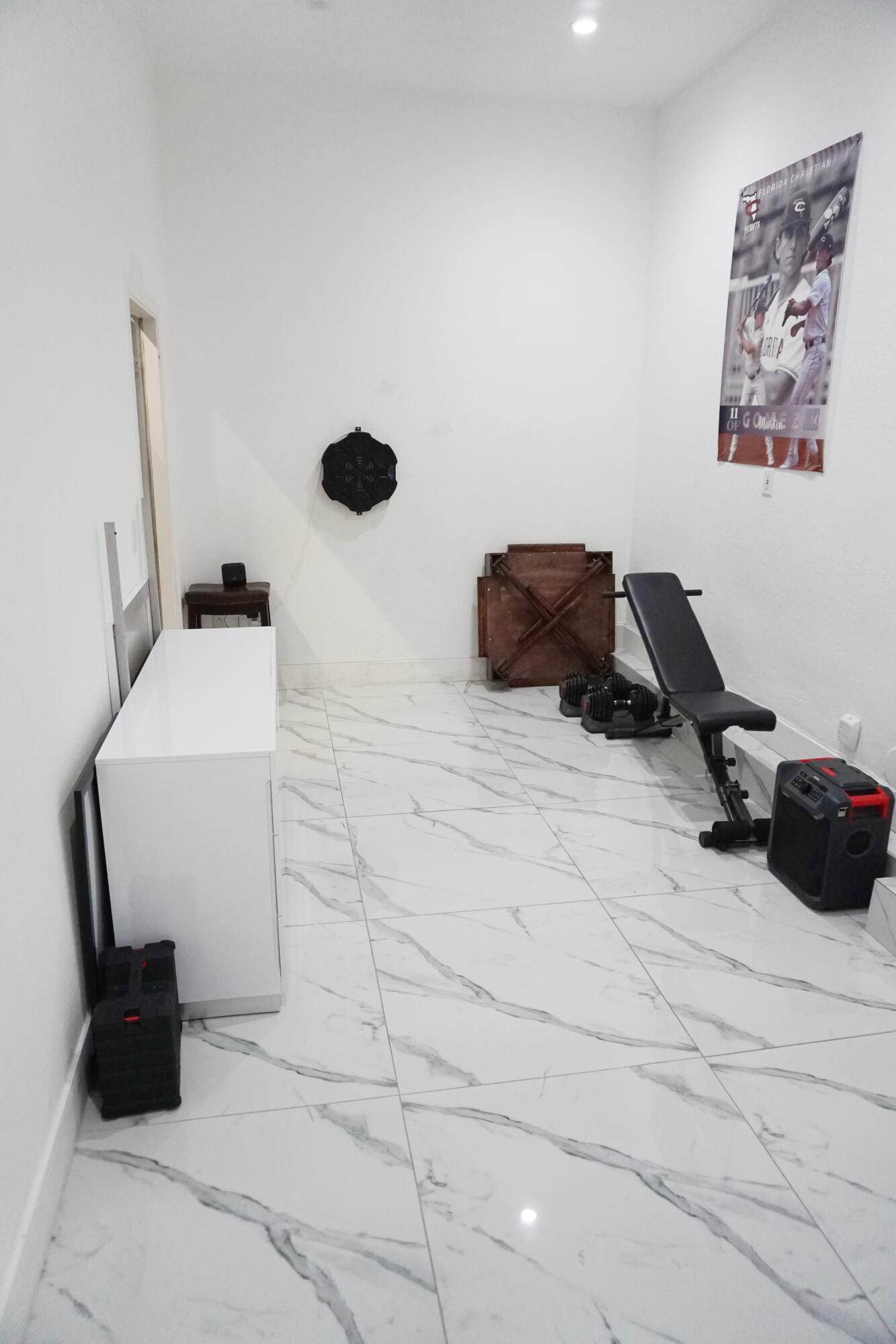 HOLLYWOOD LAKES COUNTRY CLUB - Residential