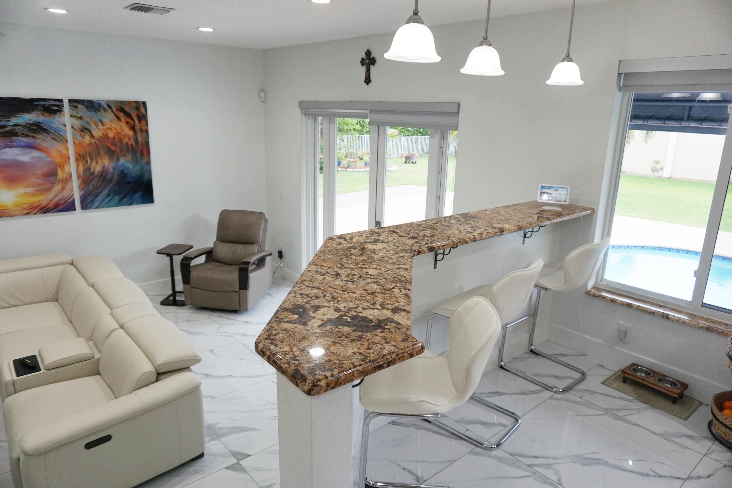 HOLLYWOOD LAKES COUNTRY CLUB - Residential