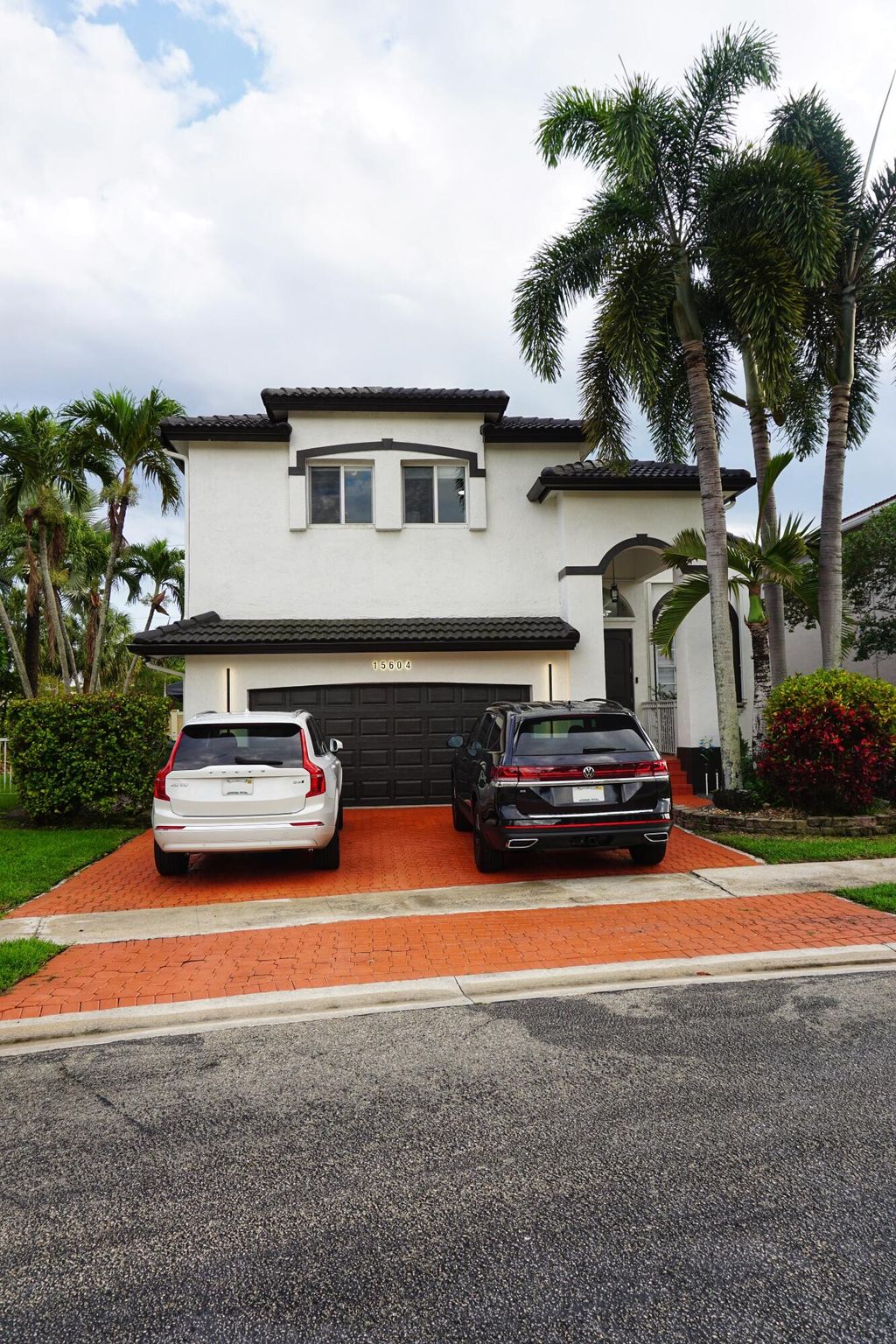 Photo of 15604 SW 16th Court, Pembroke Pines, FL 33027 (MLS # B26006512)