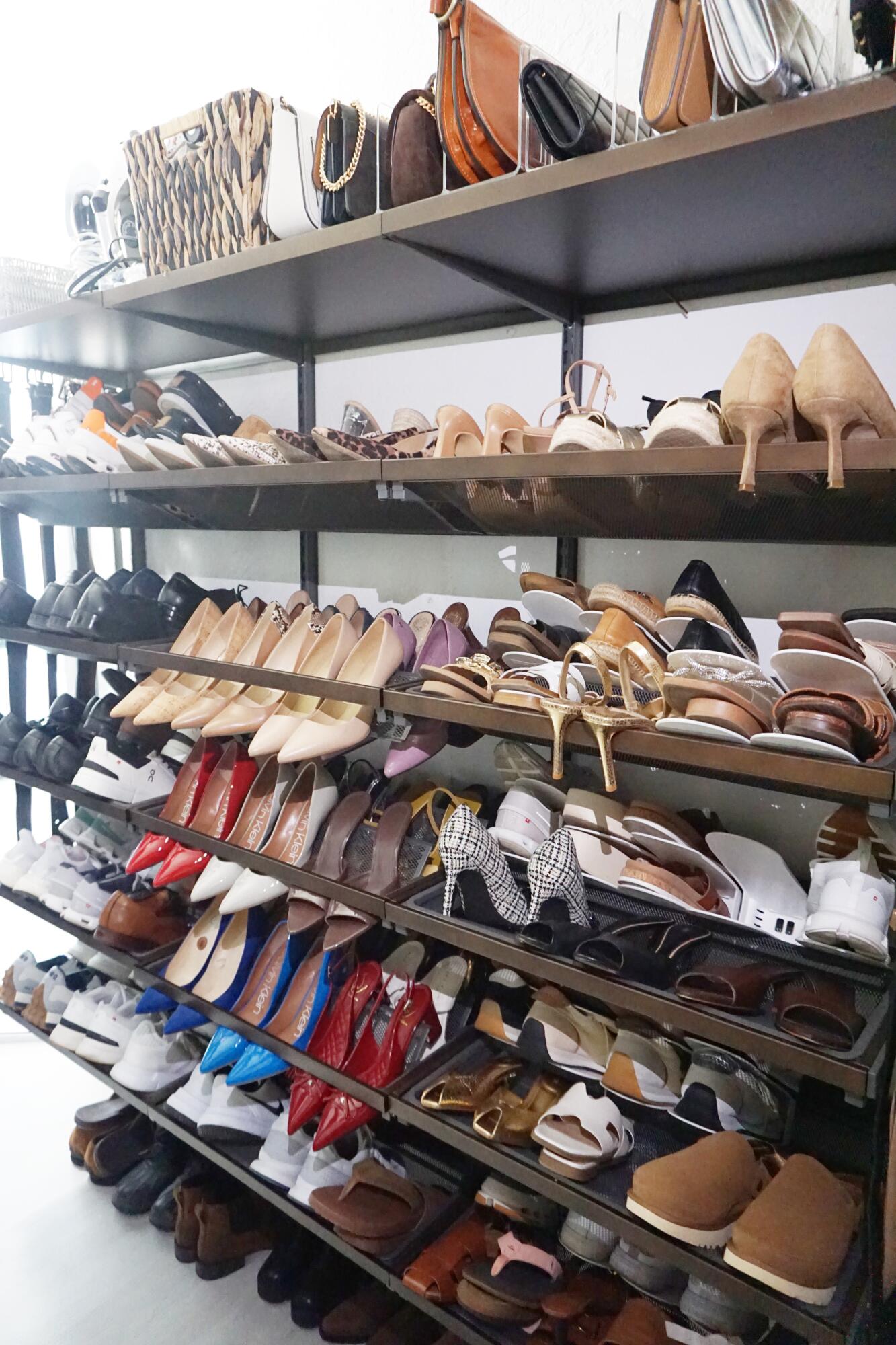 HOLLYWOOD LAKES COUNTRY CLUB - Residential