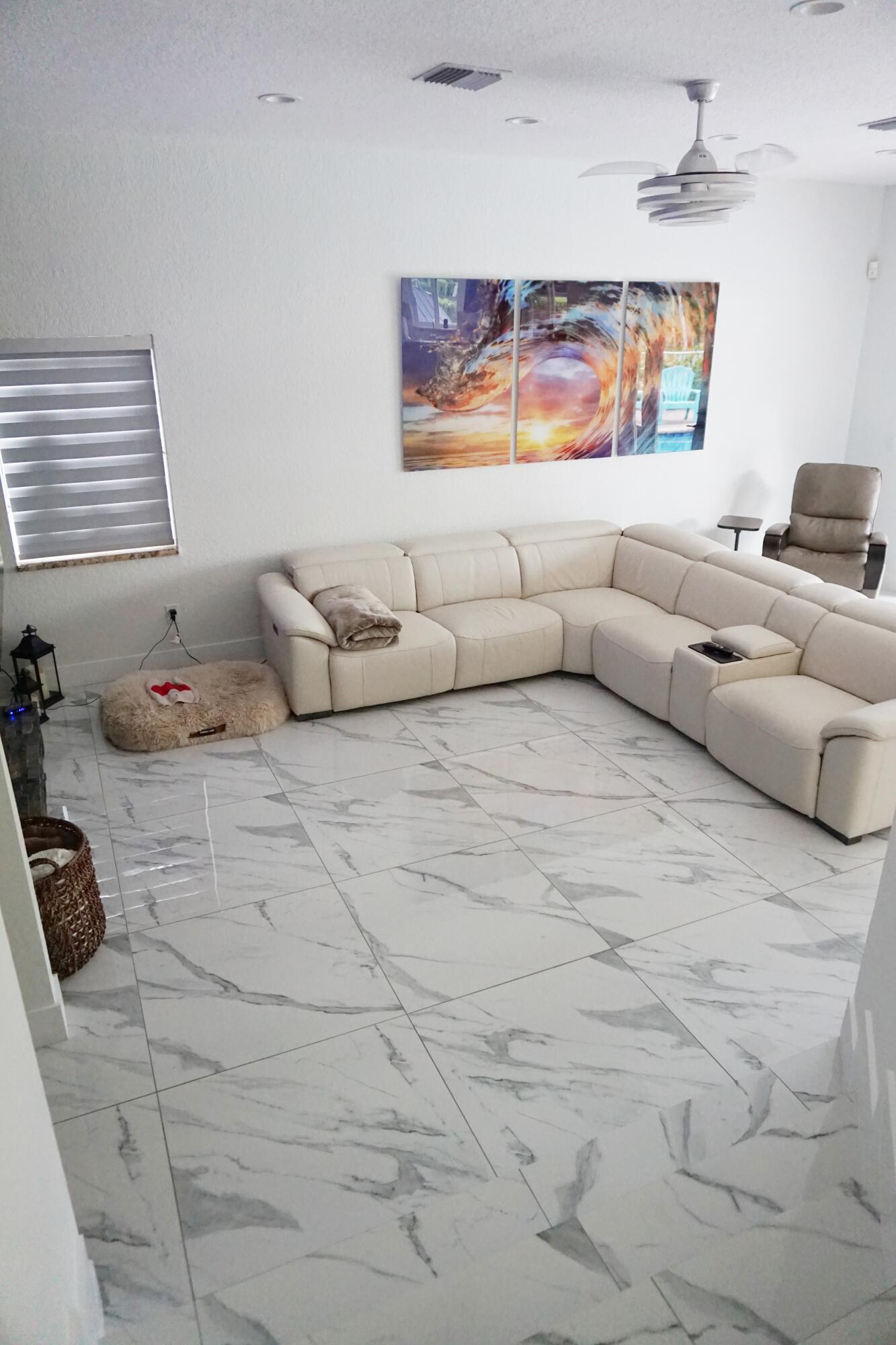 HOLLYWOOD LAKES COUNTRY CLUB - Residential