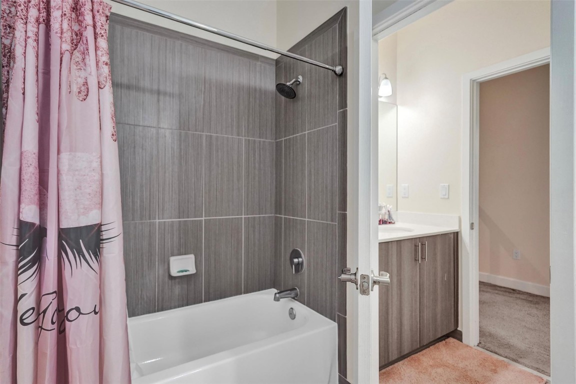 Central Parc South 182-17 - Residential