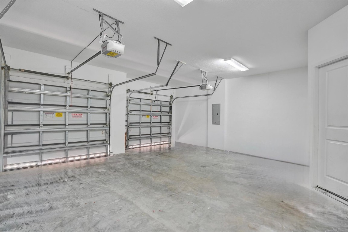 Central Parc South 182-17 - Residential