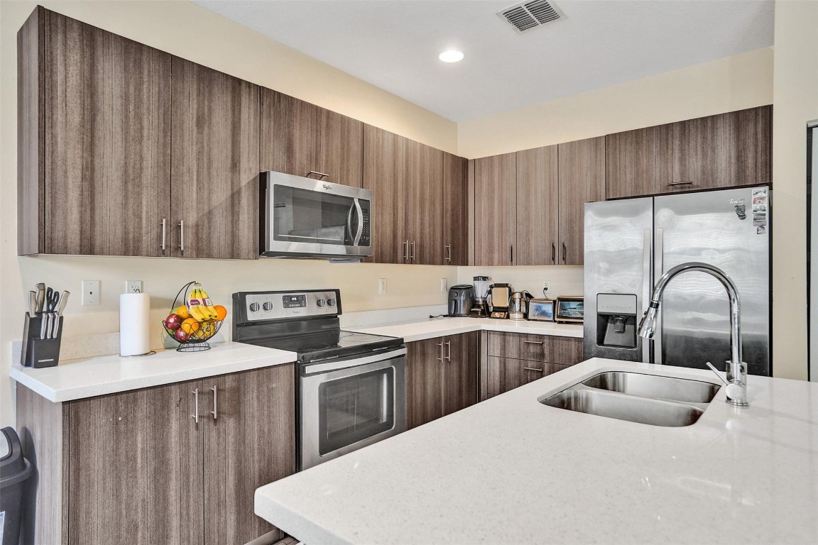 Central Parc South 182-17 - Residential