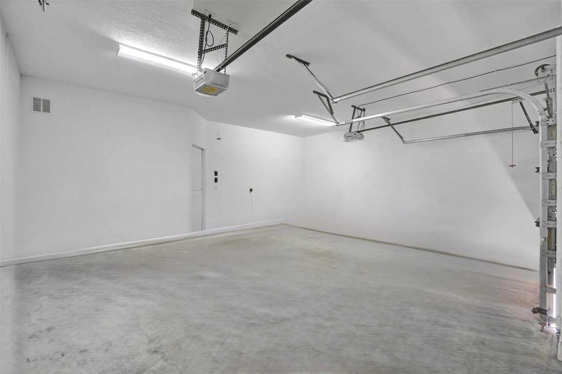 Central Parc South 182-17 - Residential