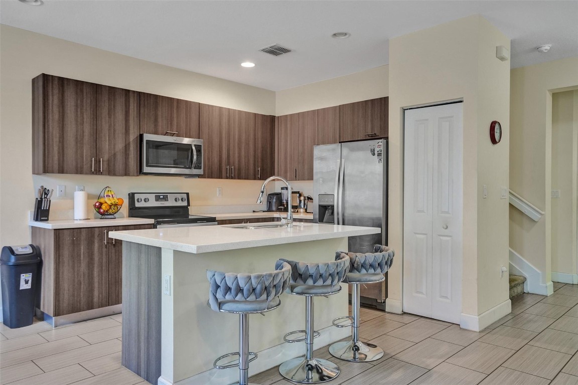 Central Parc South 182-17 - Residential