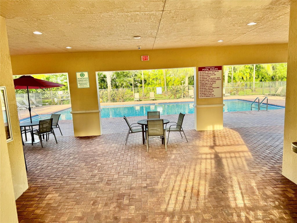 Central Parc South 182-17 - Residential