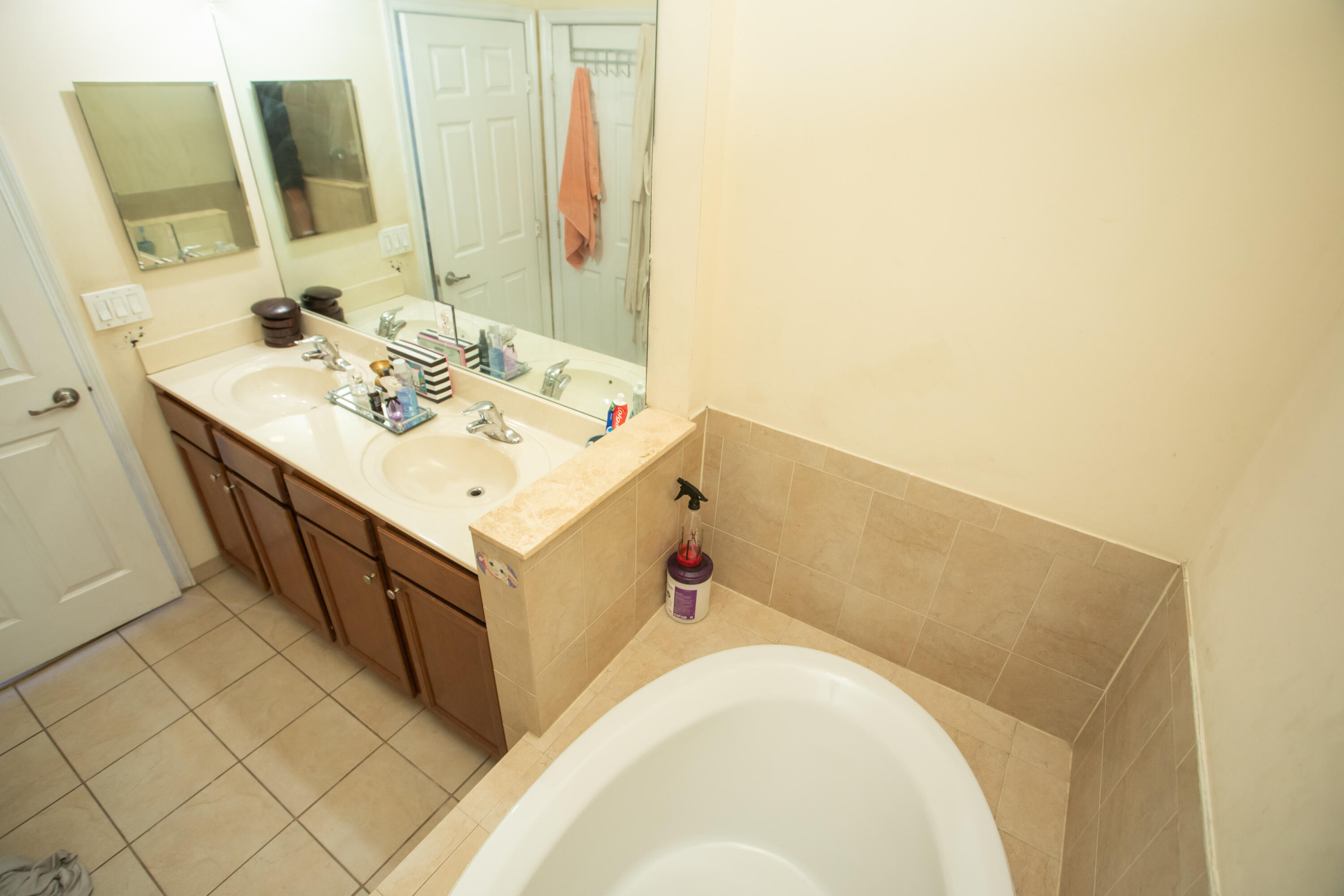 LAKES BY THE BAY FAYE REPLAT - Residential