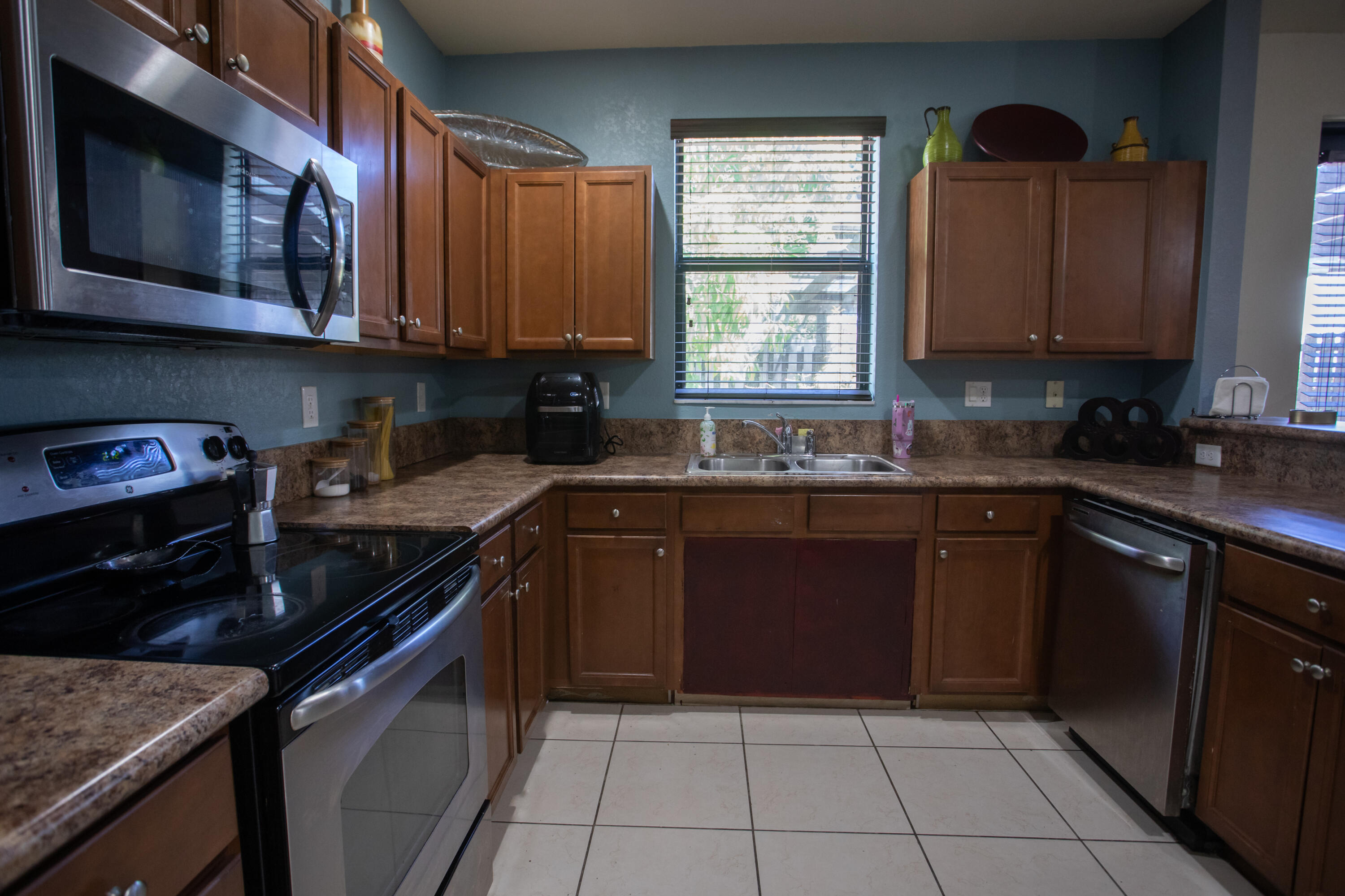 LAKES BY THE BAY FAYE REPLAT - Residential