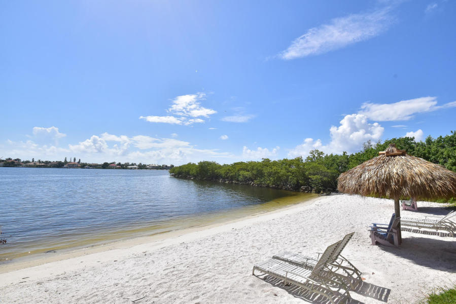 MARINER'S CAY - Residential