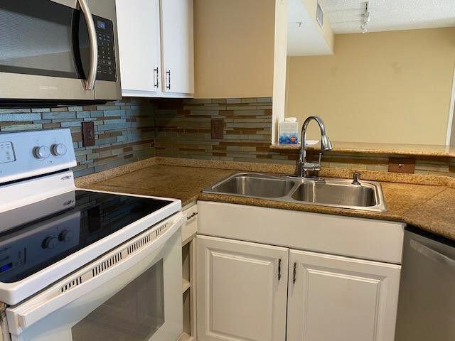 MARINER'S CAY - Residential