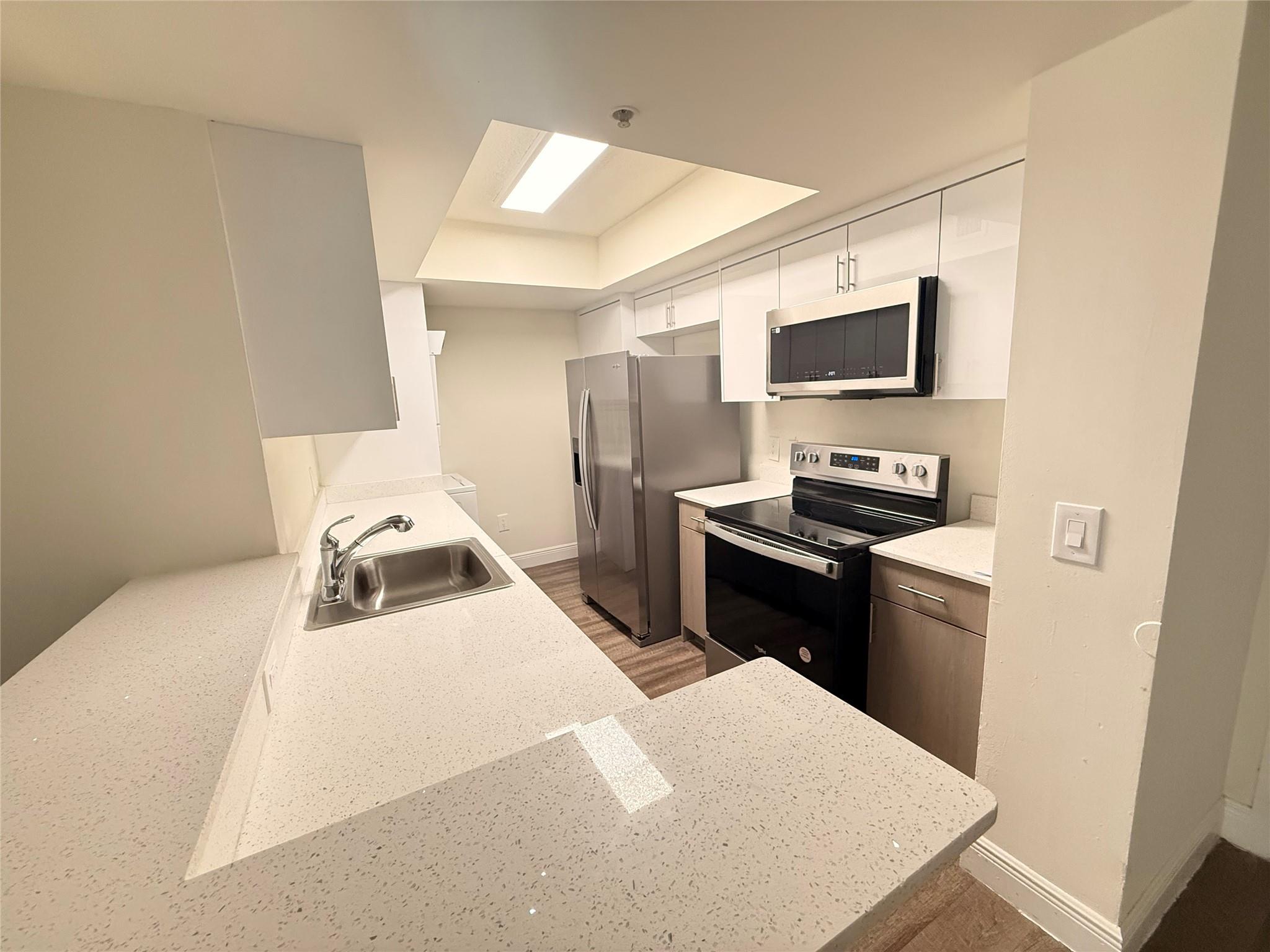 Country Club Towers - Residential Lease