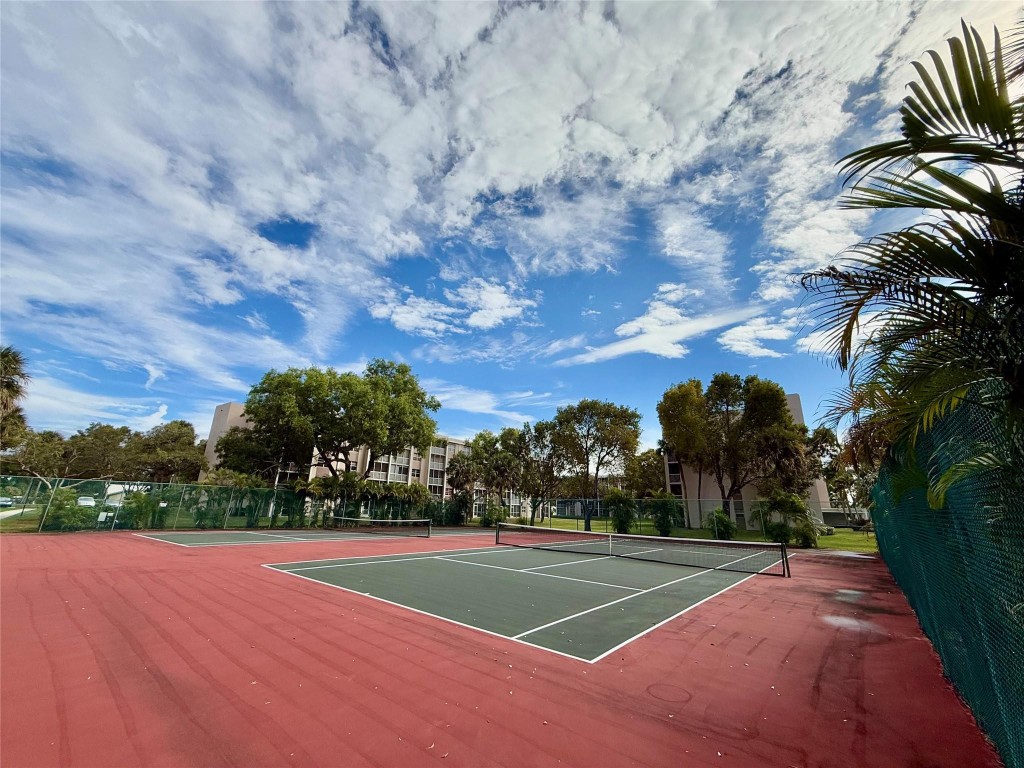 Sherwood Square - Residential