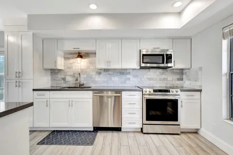 18570 SE Wood Haven Lane Unit E, Jupiter, FL MLS: R11075723