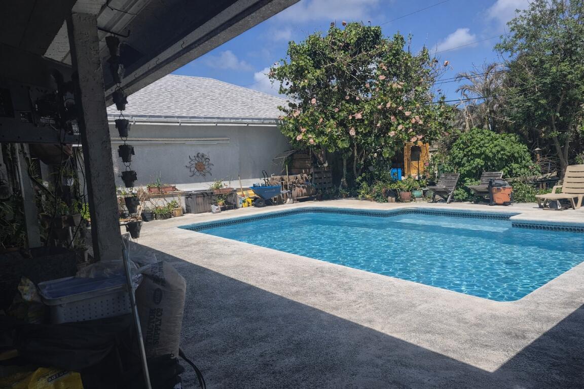 101 SW Meade Circle