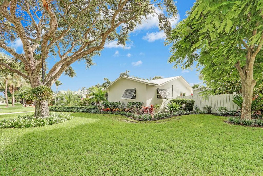 Photo of 350 Venus Avenue, Tequesta, FL 33469 (MLS # R11055604)