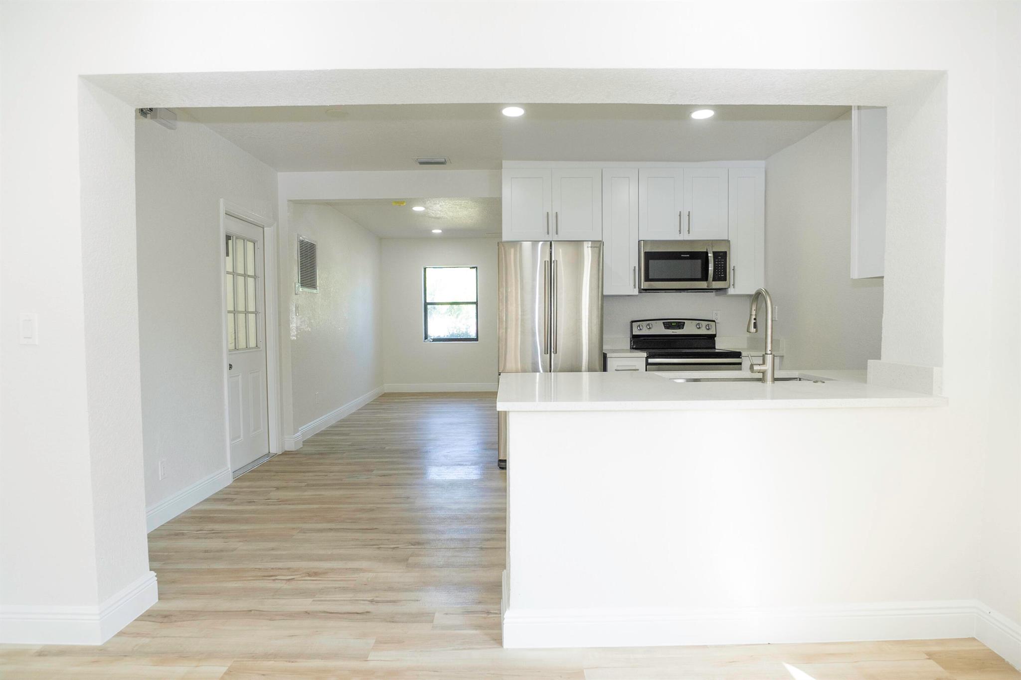 LAUDERDALE MANORS ADD - Residential