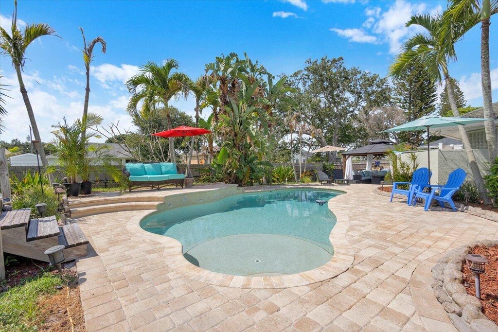 Photo of 568 SE NOME Drive, Port Saint Lucie, FL 34984 (MLS # B26066350)