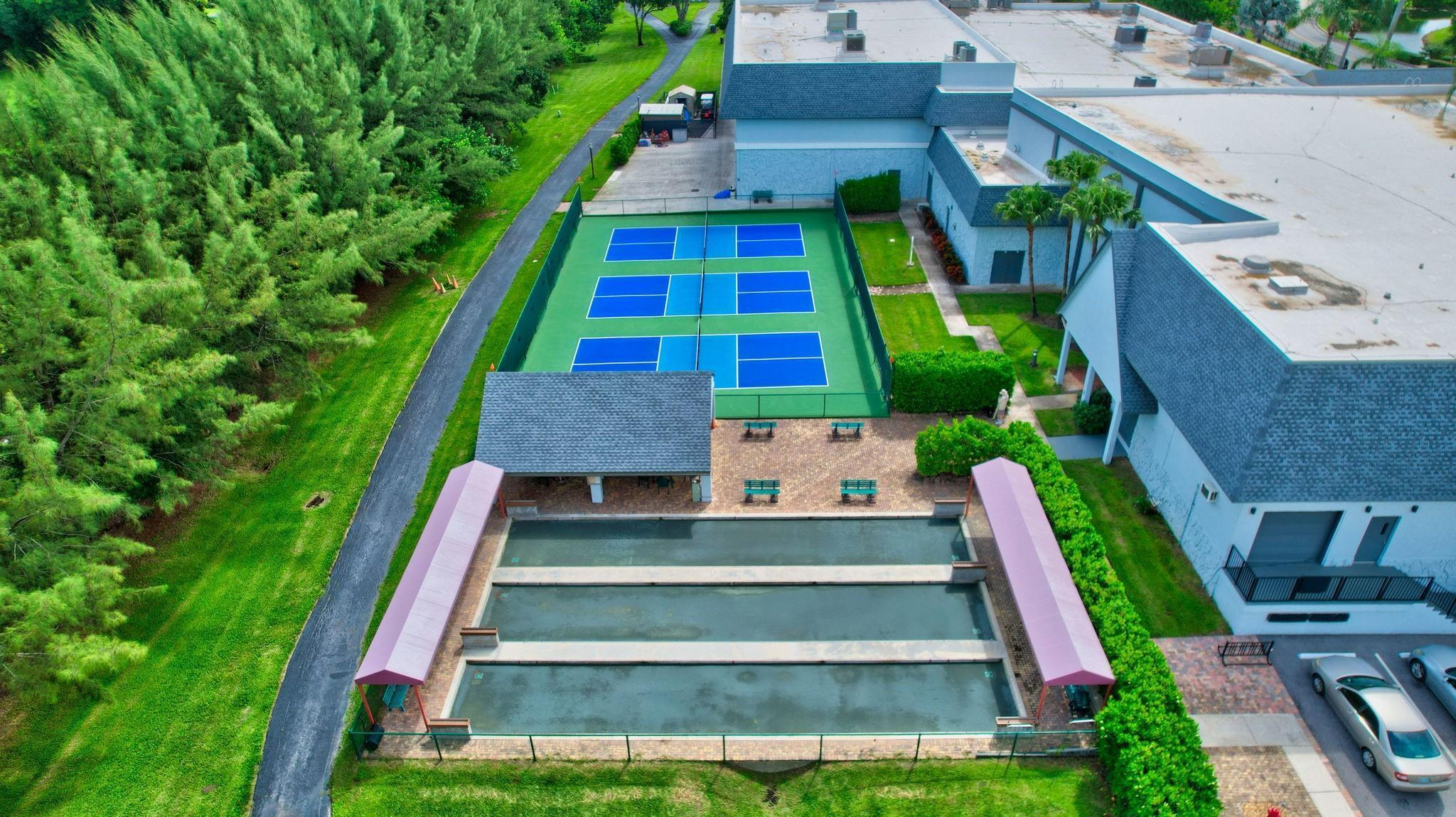 HUNTINGTON LAKES SEC TWO CONDOS - Residential