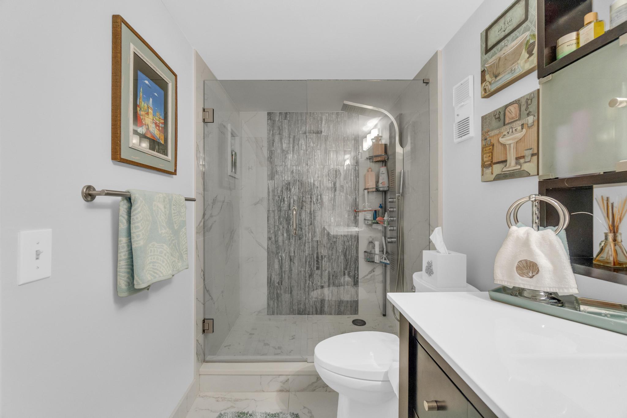 HUNTINGTON LAKES SEC TWO CONDOS - Residential