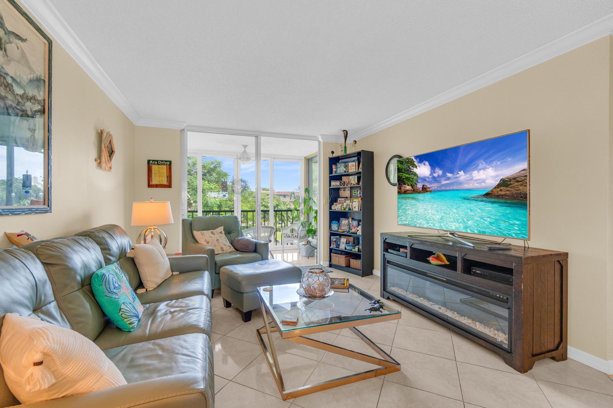 HUNTINGTON LAKES SEC TWO CONDOS - Residential