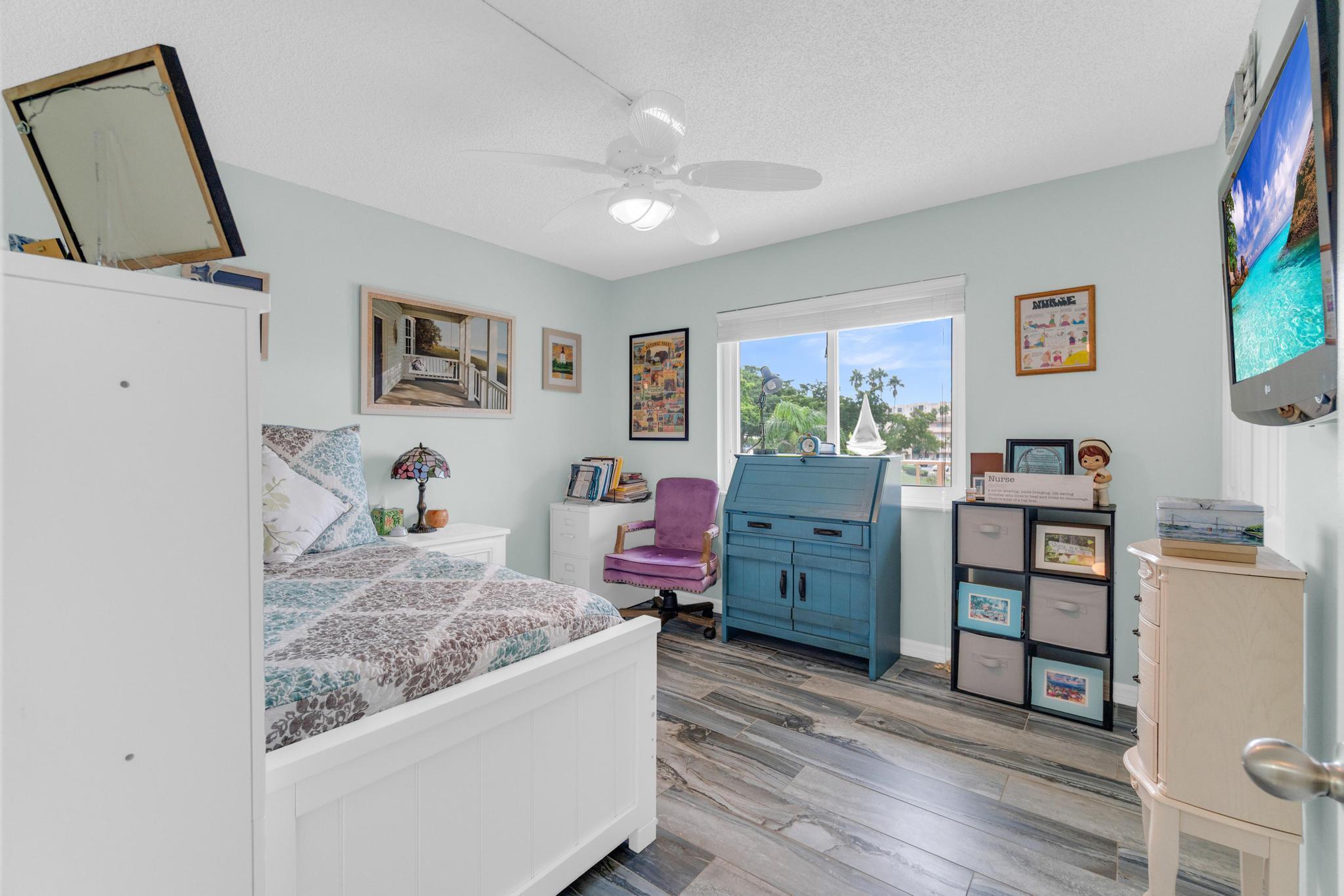 HUNTINGTON LAKES SEC TWO CONDOS - Residential