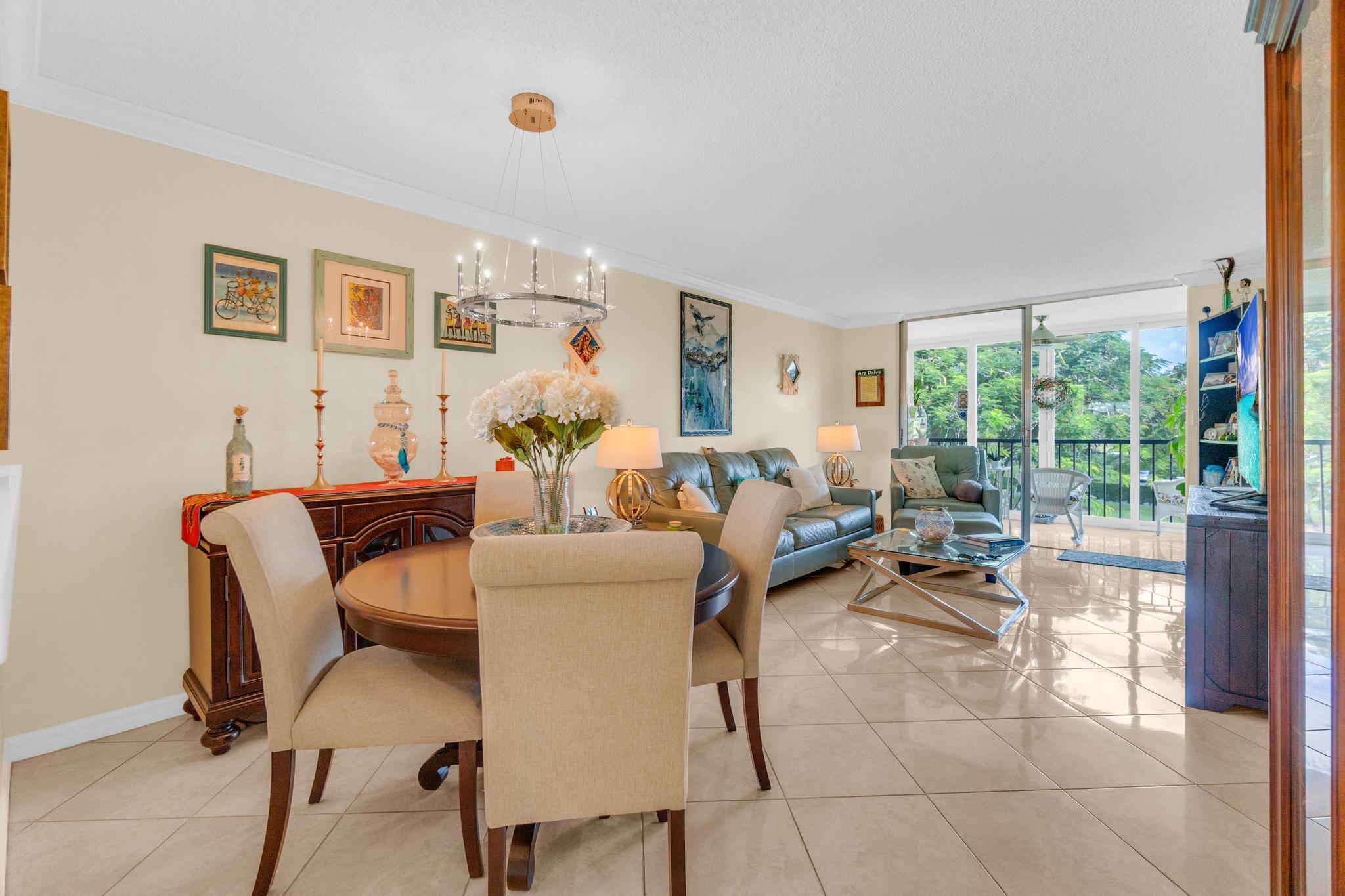 HUNTINGTON LAKES SEC TWO CONDOS - Residential