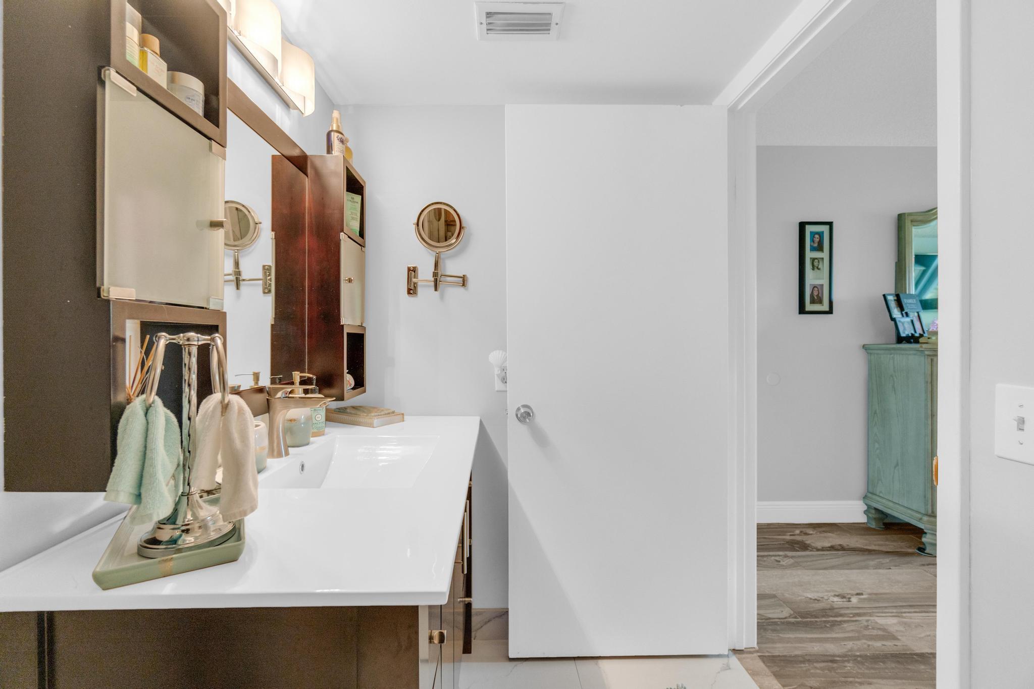HUNTINGTON LAKES SEC TWO CONDOS - Residential
