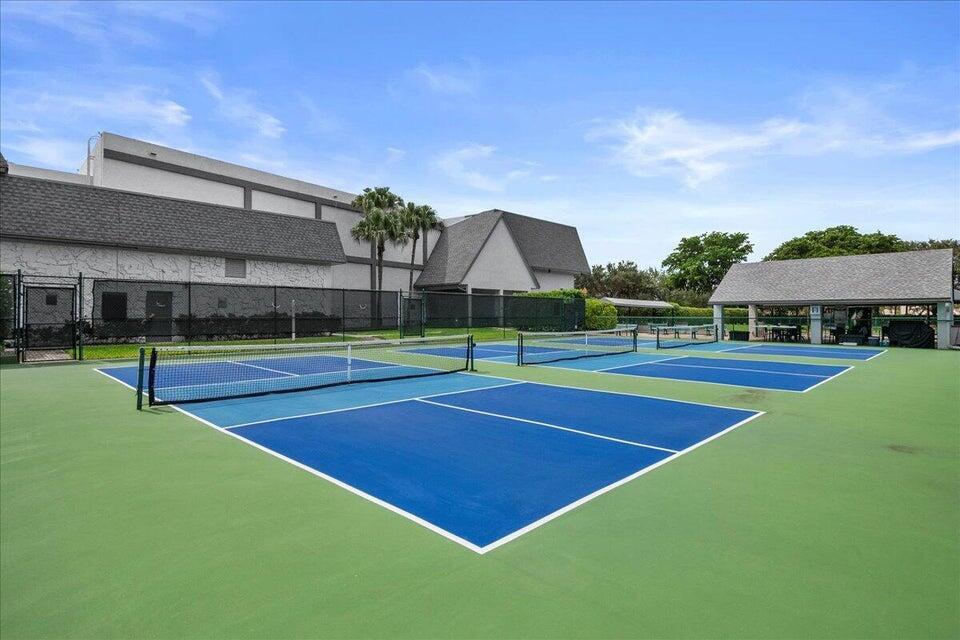 HUNTINGTON LAKES SEC TWO CONDOS - Residential