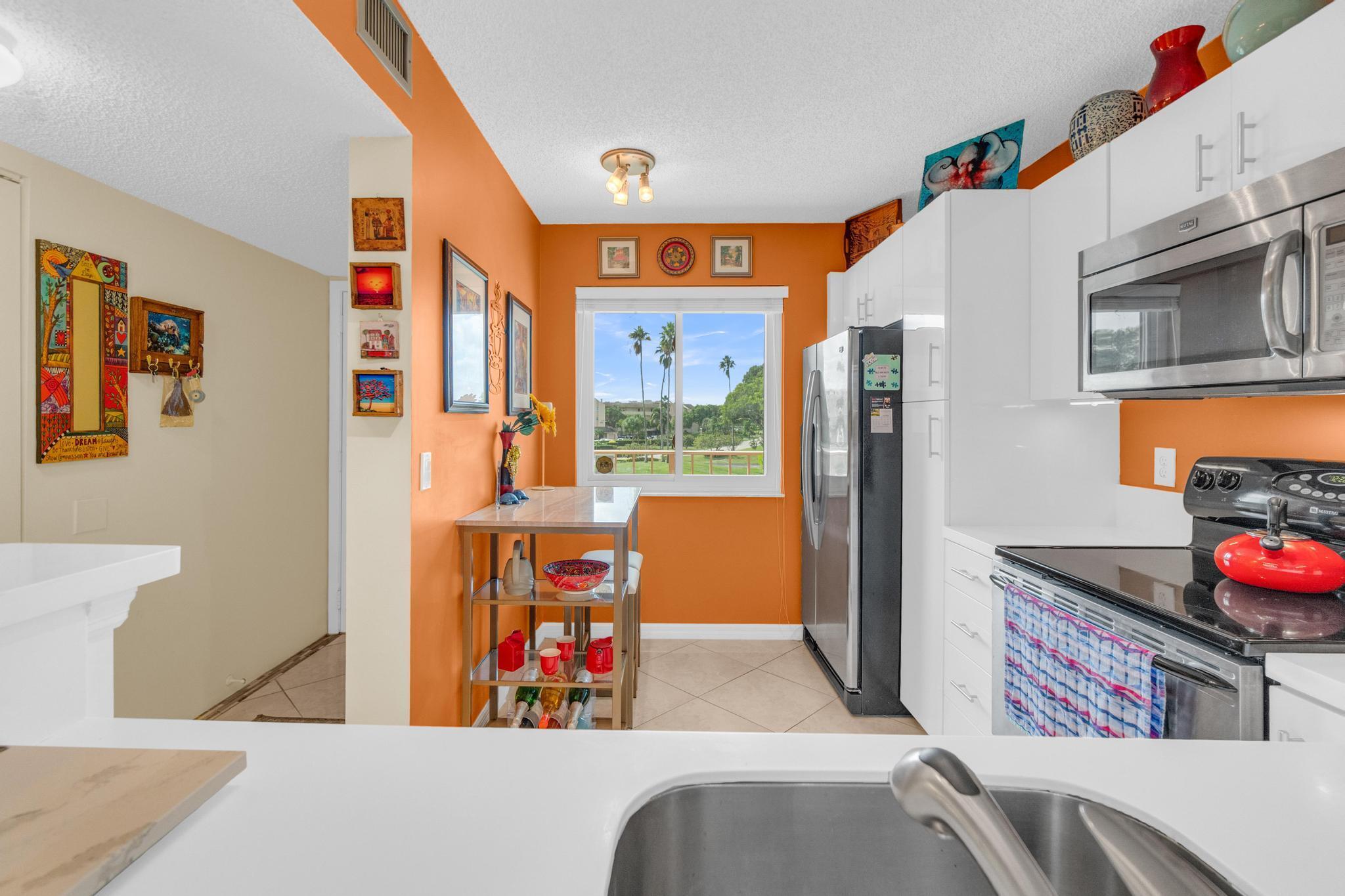 HUNTINGTON LAKES SEC TWO CONDOS - Residential