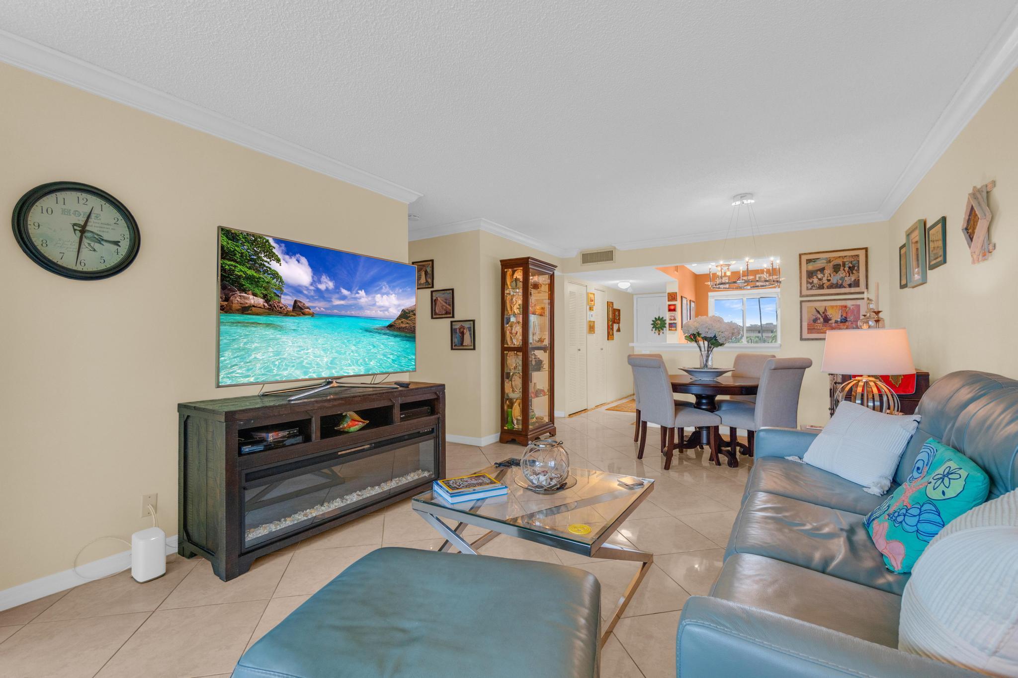 HUNTINGTON LAKES SEC TWO CONDOS - Residential