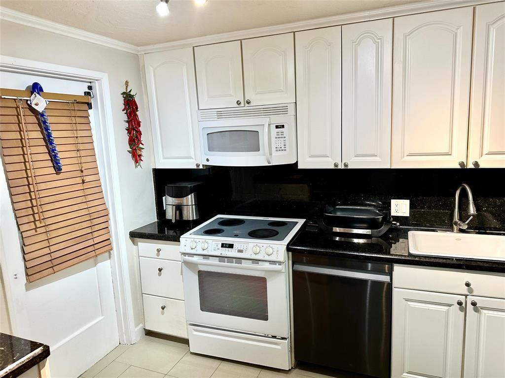 3000 S Course Drive 201