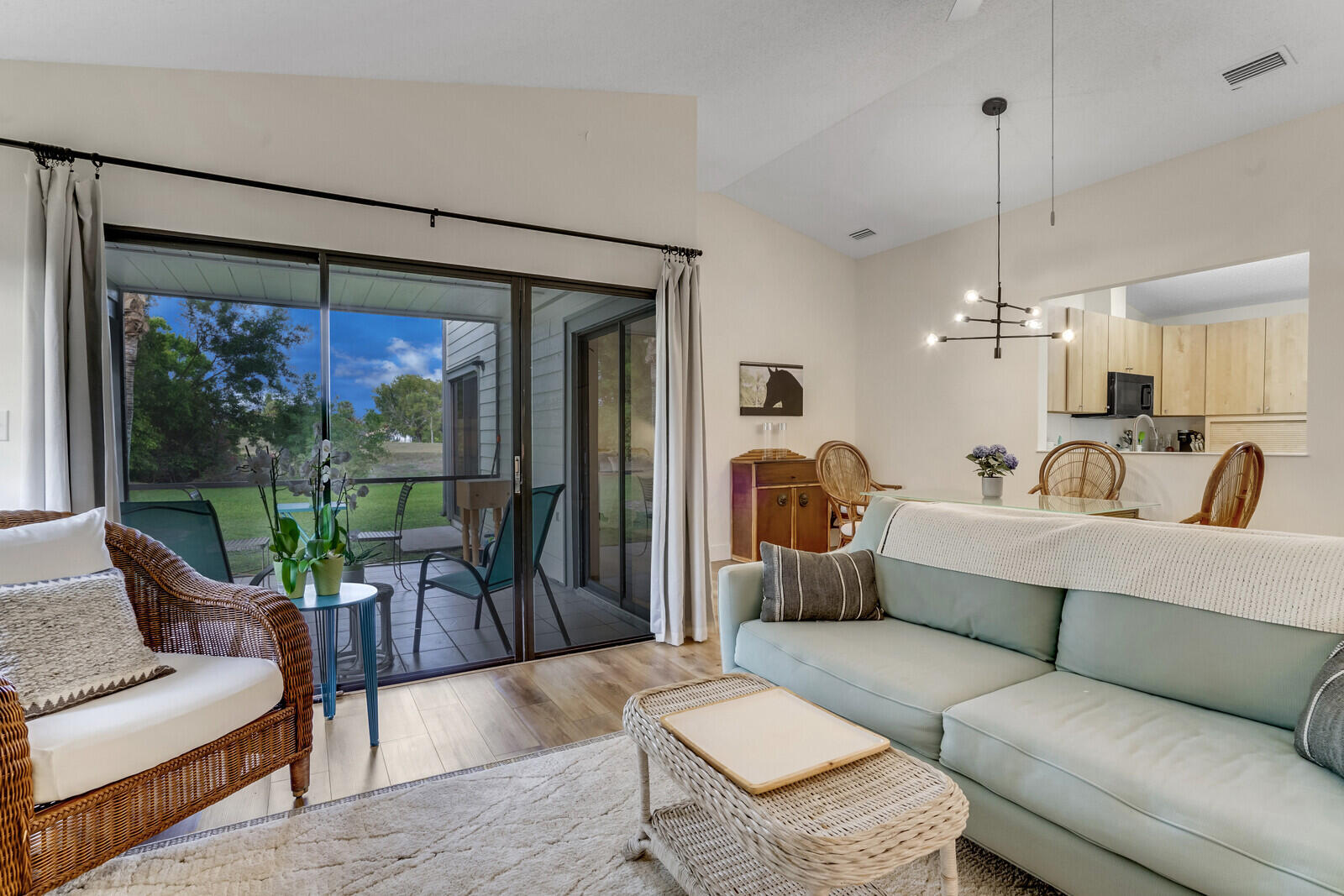 BEDFORD MEWS AT WELLINGTON - Residential Lease