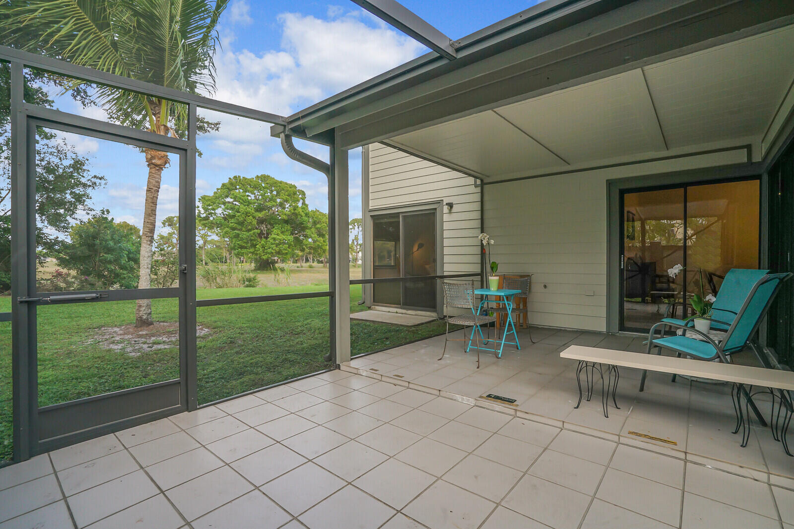 BEDFORD MEWS AT WELLINGTON - Residential Lease