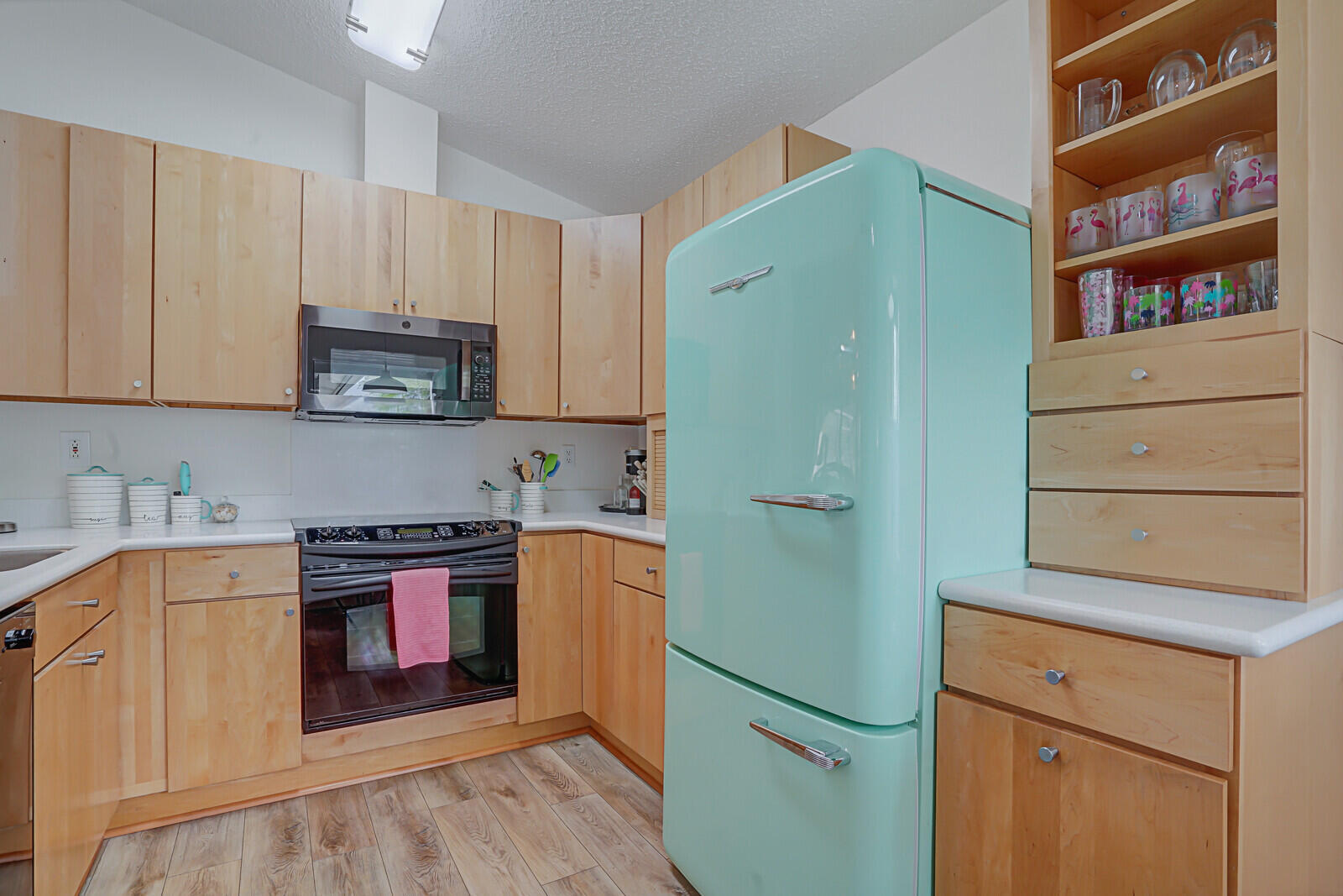 BEDFORD MEWS AT WELLINGTON - Residential Lease