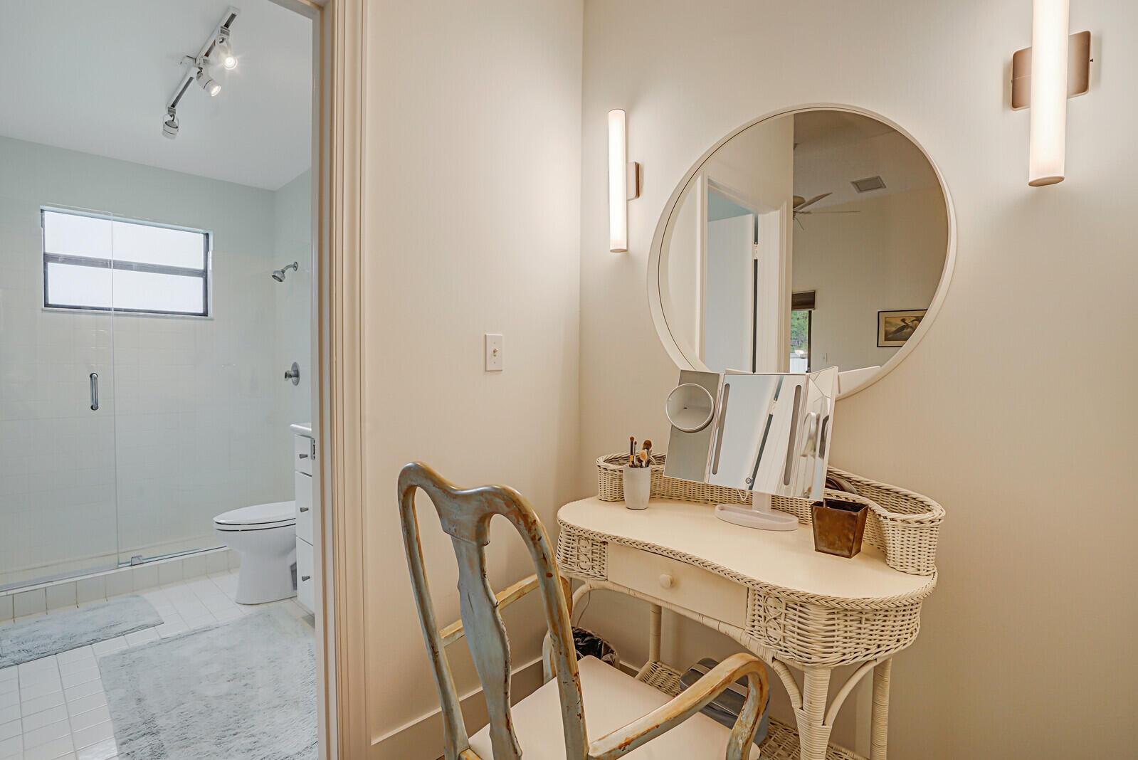 BEDFORD MEWS AT WELLINGTON - Residential Lease